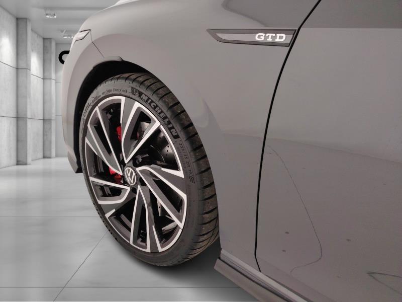 Volkswagen Golf 2.0 tdi GTD 200cv dsg
