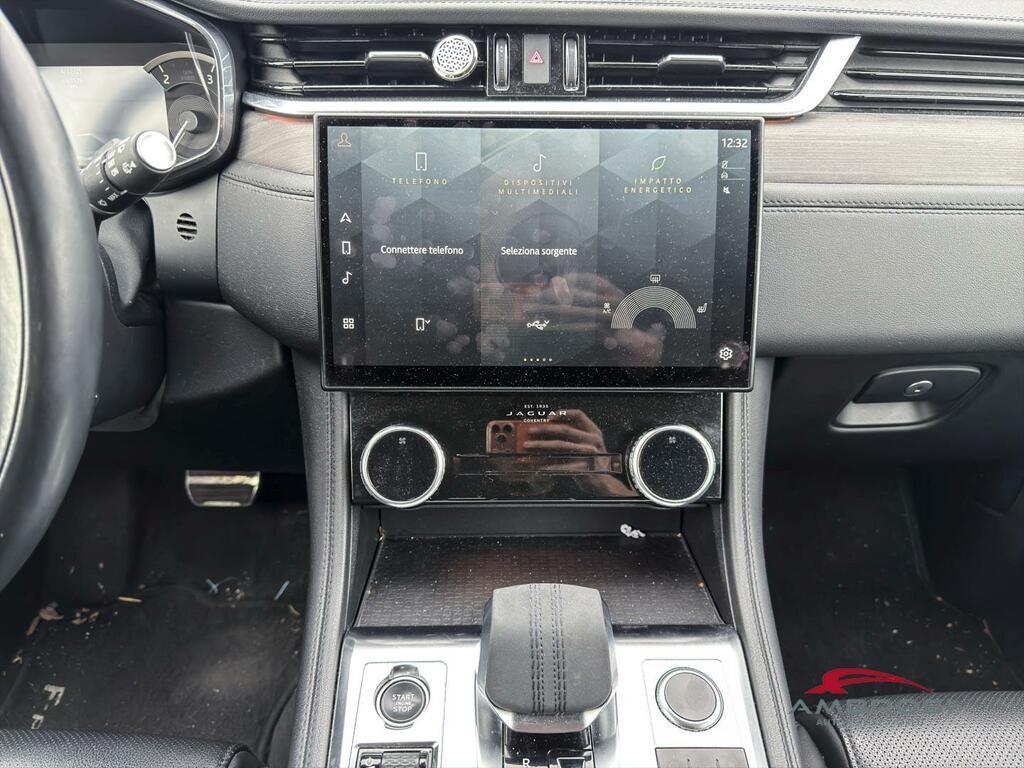 Jaguar F-Pace 2.0 D163 R-Dynamic Black awd auto