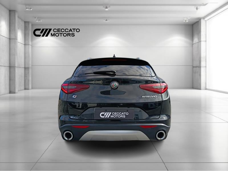 Alfa Romeo Stelvio 2.2 t Business Q4 210cv auto
