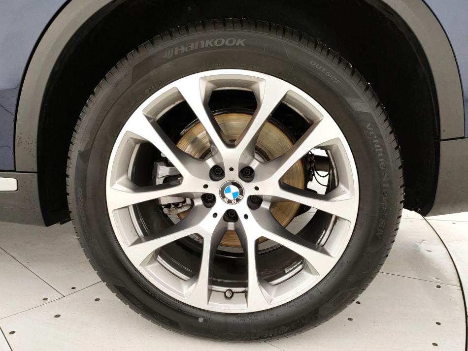 BMW X5 xdrive30d mhev 48V xLine auto