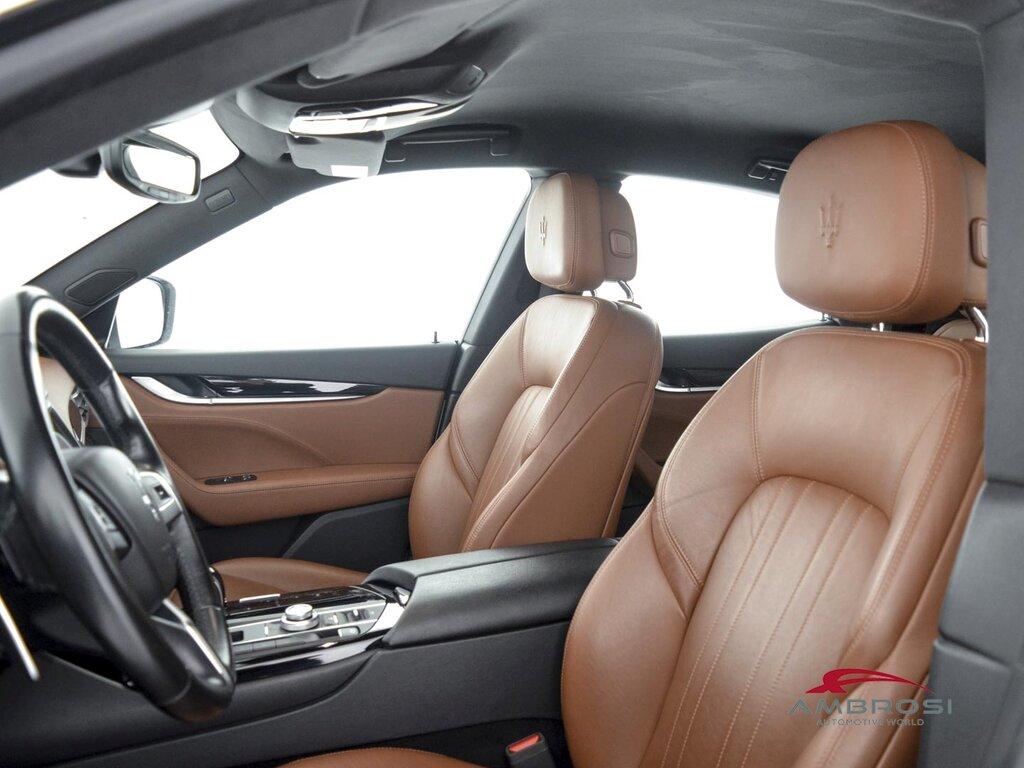 Maserati Levante 3.0 V6 275cv auto