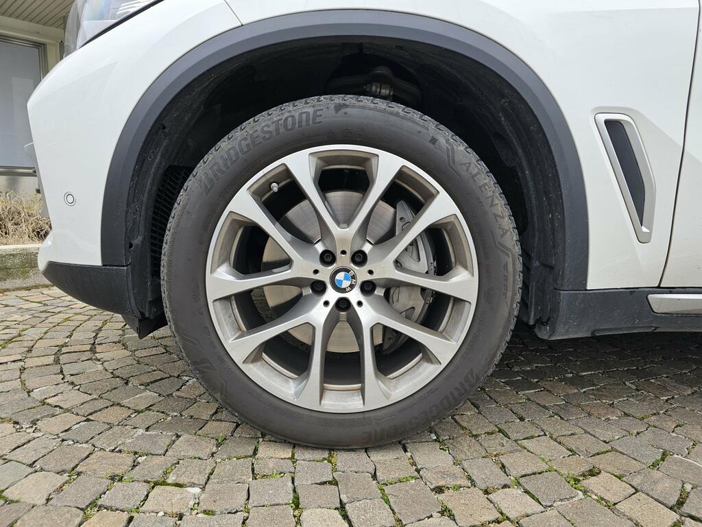 BMW X5 xdrive40d mhev 48V xLine auto