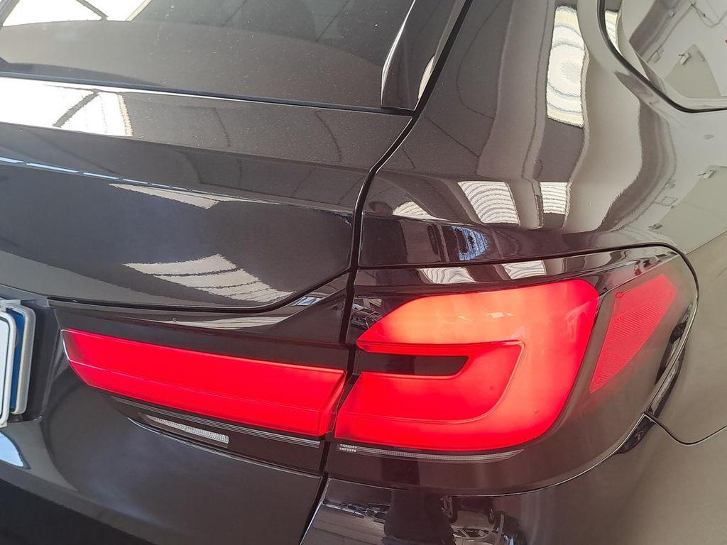 BMW Serie 5 520d Touring mhev 48V xdrive Business auto