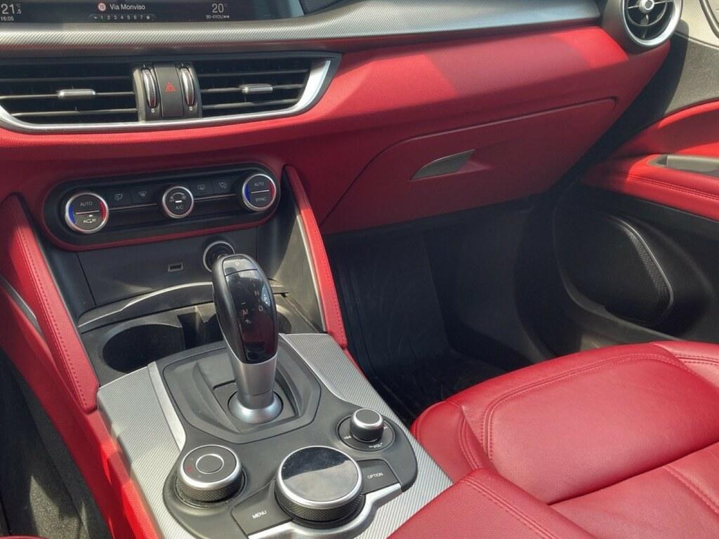 Alfa Romeo Stelvio 2.2 t Business Q4 210cv auto my19