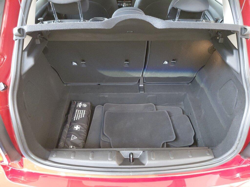 Mini Cooper D 1.5 D Cooper D Boost Auto
