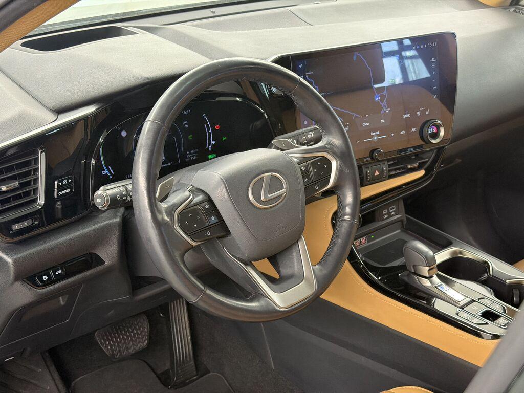 Lexus NX 2.5 plug-in Luxury 4wd e-cvt