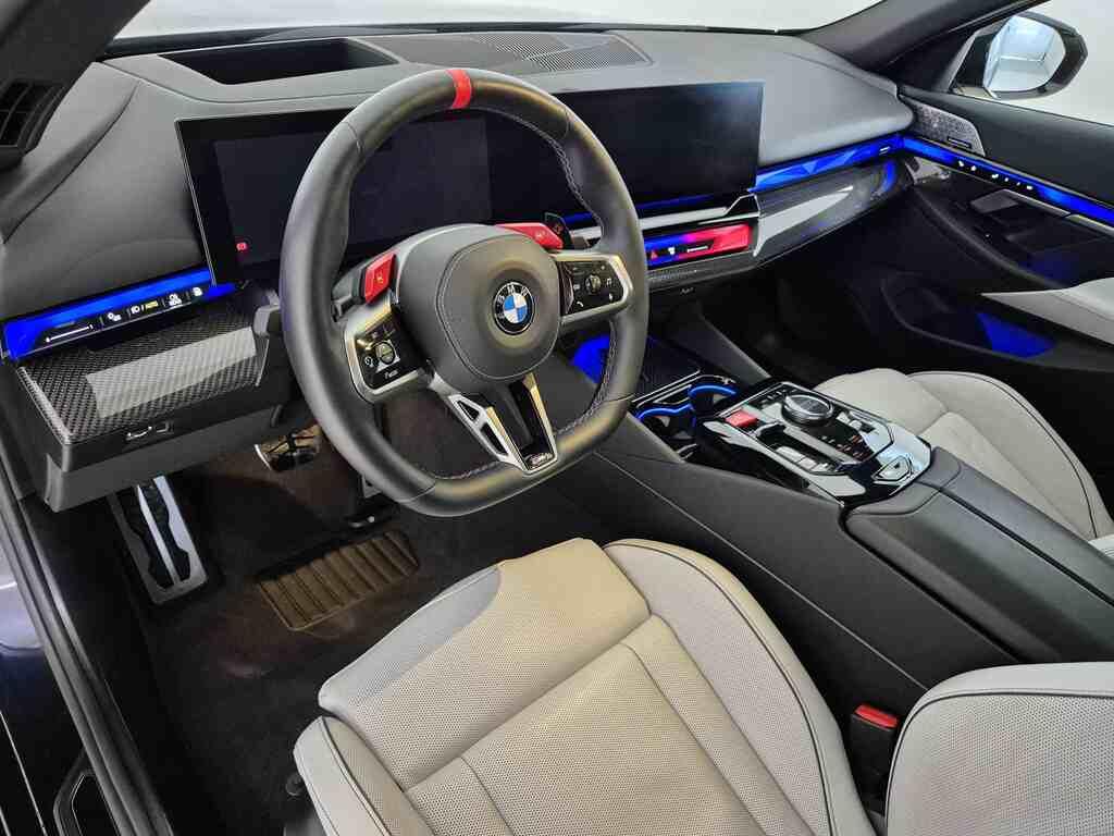 BMW M5 4.4 727cv auto