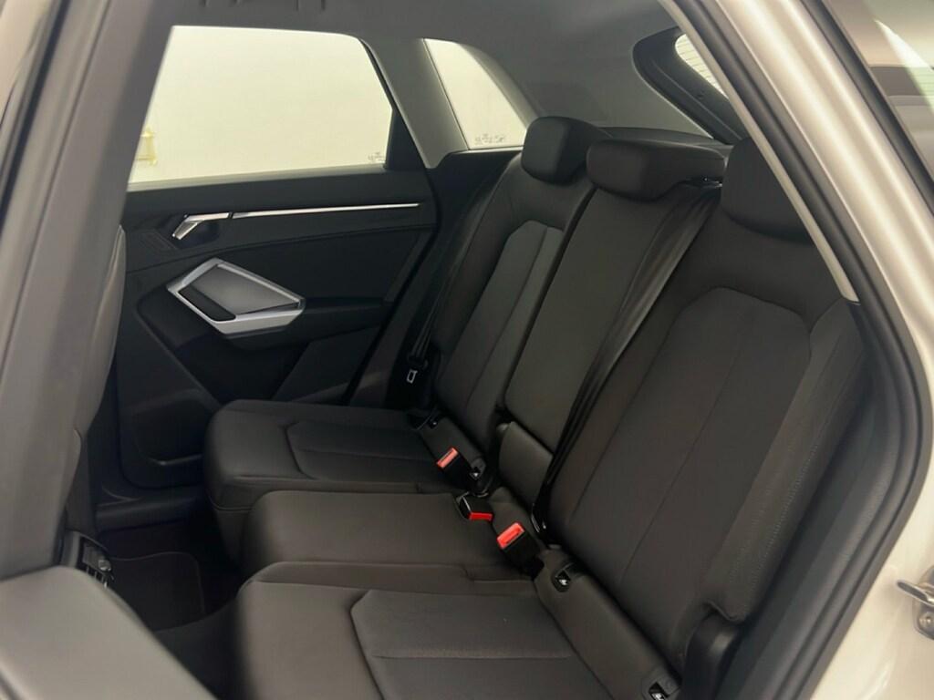 Audi Q3 35 1.5 tfsi mhev Business s-tronic
