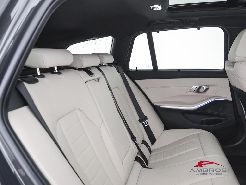 BMW Serie 3 320d Touring mhev 48V xdrive Msport auto