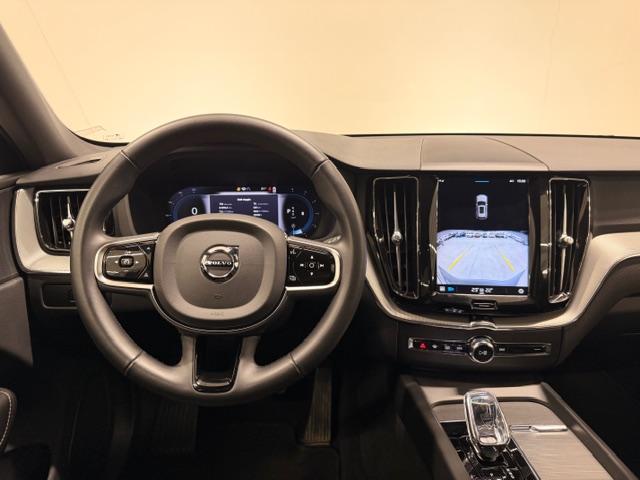 Volvo XC60 2.0 b4 Plus Dark awd auto