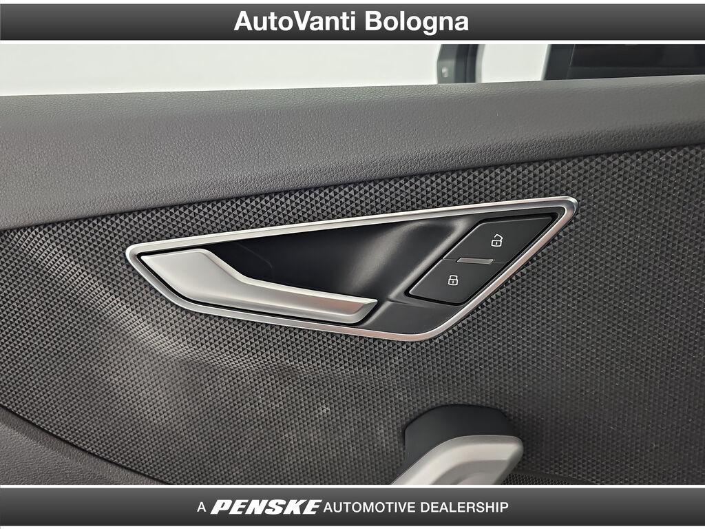 Audi Q2 30 2.0 tdi Identity Black s-tronic