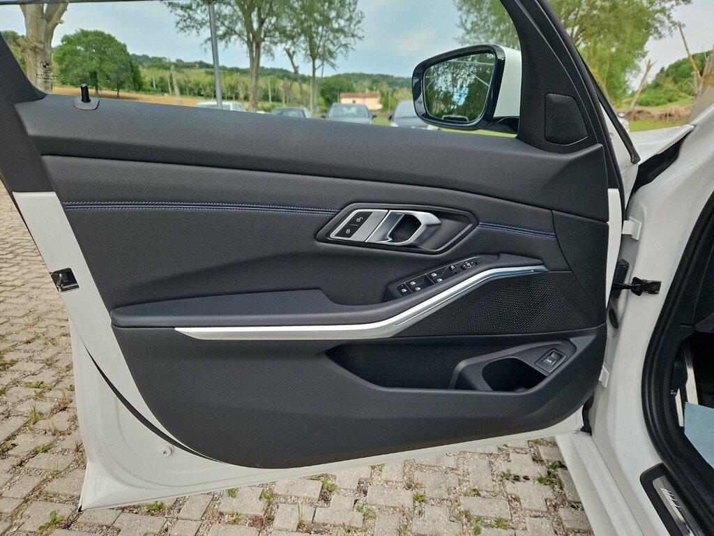 BMW Serie 3 320d Touring mhev 48V Msport xdrive auto