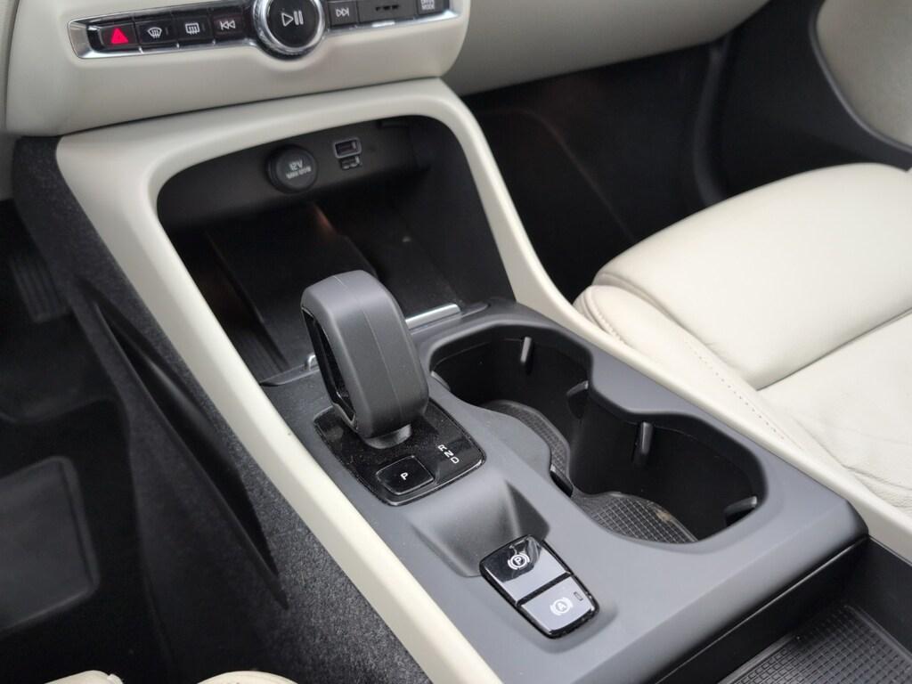 Volvo XC40 1.5 t5 recharge phev Plus Bright auto