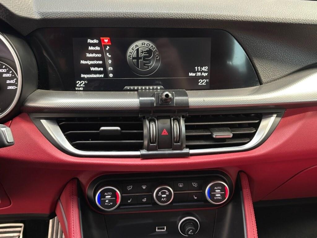 Alfa Romeo Stelvio 2.2 t Business Q4 210cv auto my19