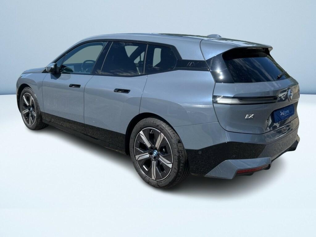 BMW iX xdrive50 pacchetto sportivo