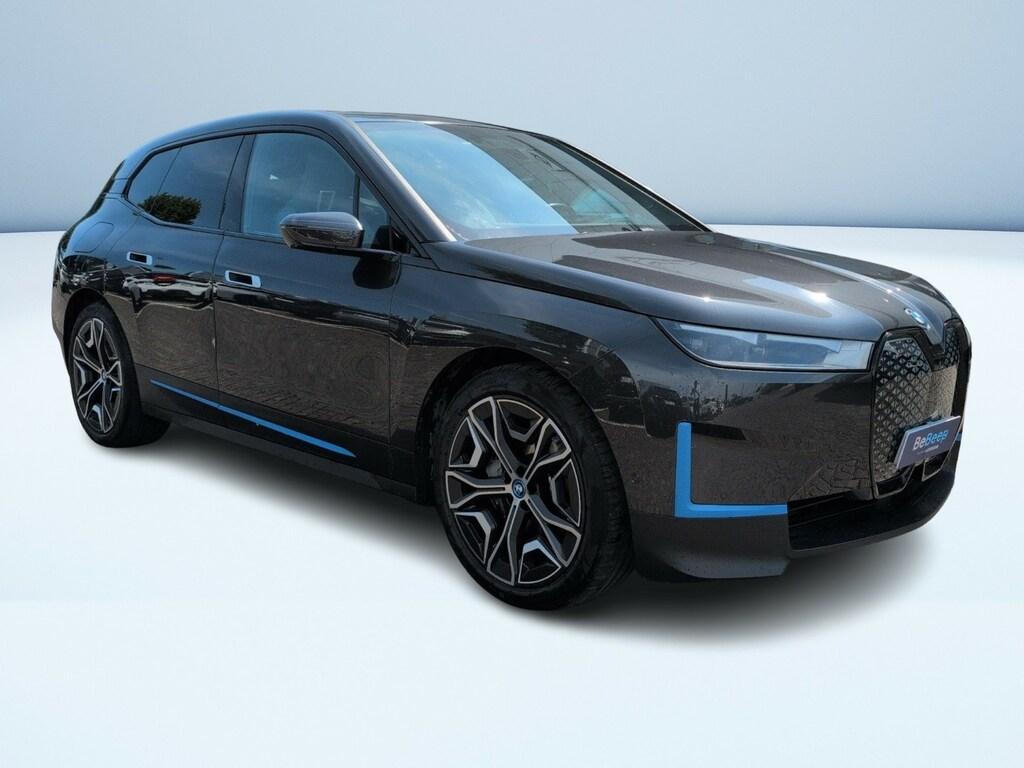 BMW iX xdrive40 pacchetto sportivo
