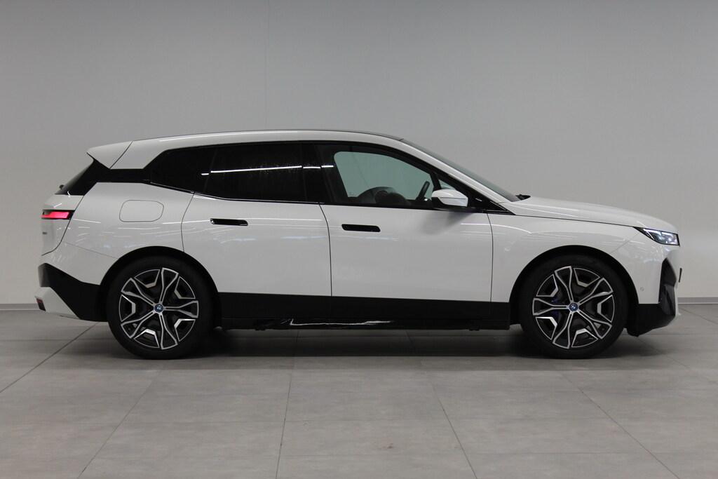 BMW iX xdrive50 pacchetto sportivo