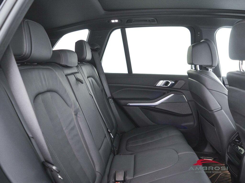 BMW X5 xdrive40d mhev 48V Msport auto