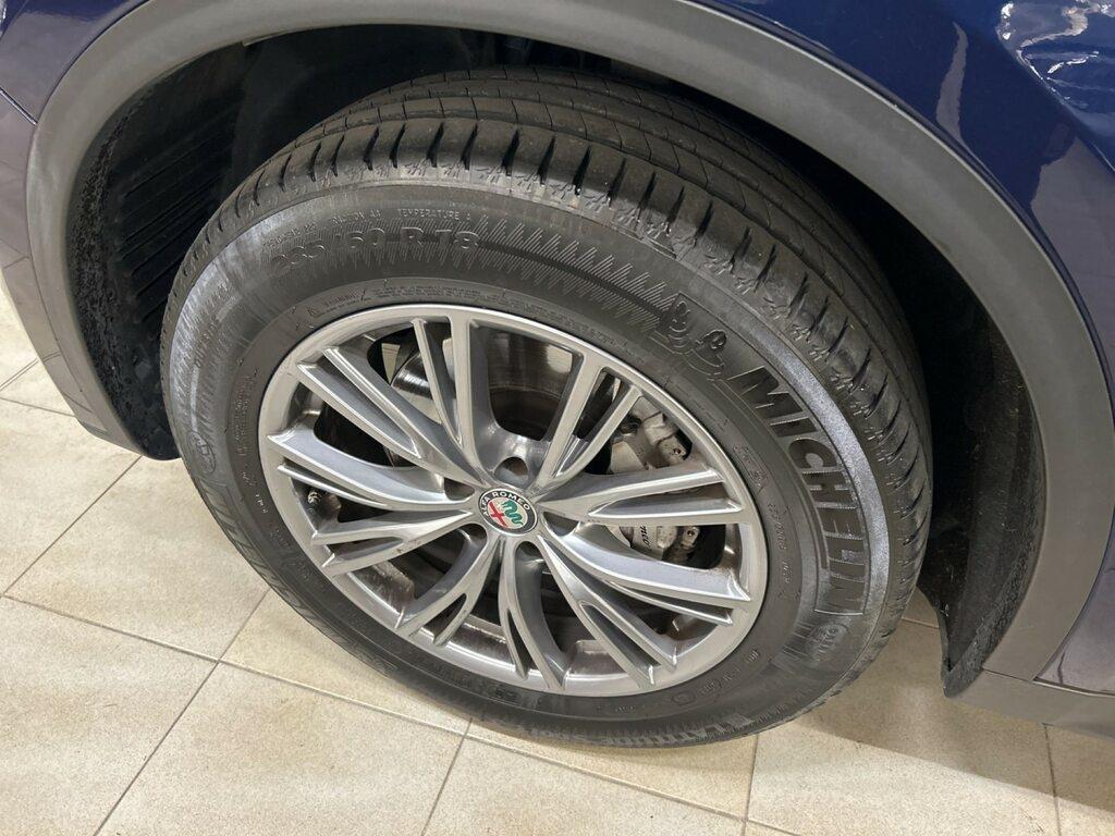 Alfa Romeo Stelvio 2.2 t Business Q4 210cv auto my19