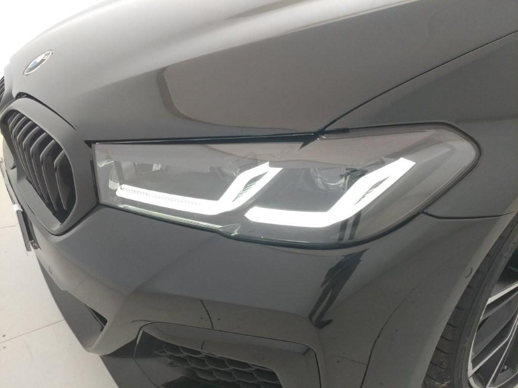 BMW Serie 5 M M550i mhev 48V xdrive