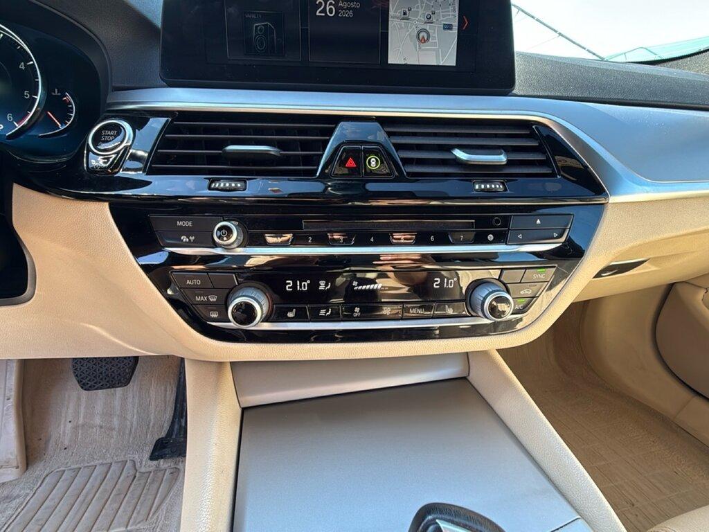 BMW Serie 5 530d Touring xdrive Business 265cv auto