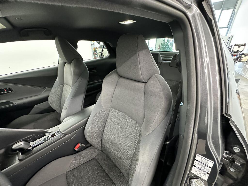 Toyota C-HR 1.8 hv Active fwd e-cvt