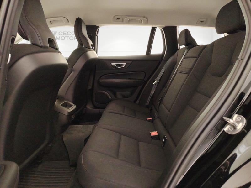 Volvo V60 2.0 B3 Momentum Business auto 7m