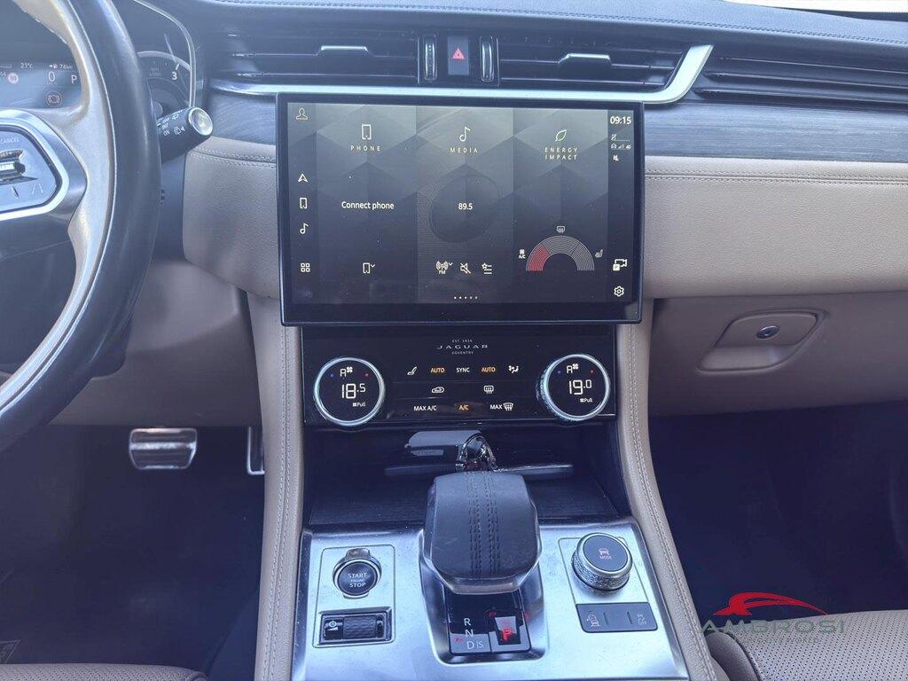 Jaguar F-Pace 2.0 D163 R-Dynamic SE awd auto