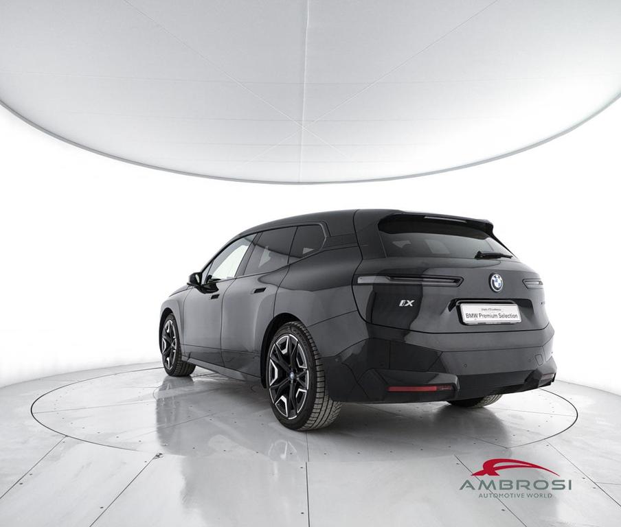 BMW iX xdrive50 pacchetto sportivo