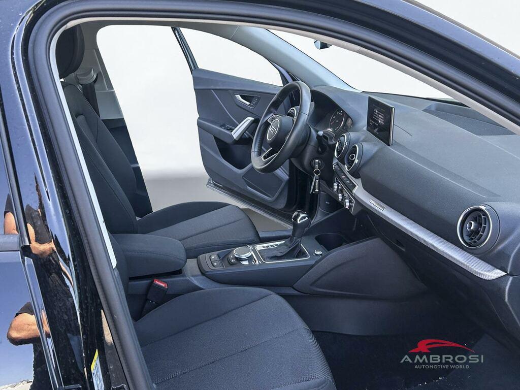 Audi Q2 30 2.0 tdi Identity Black s-tronic