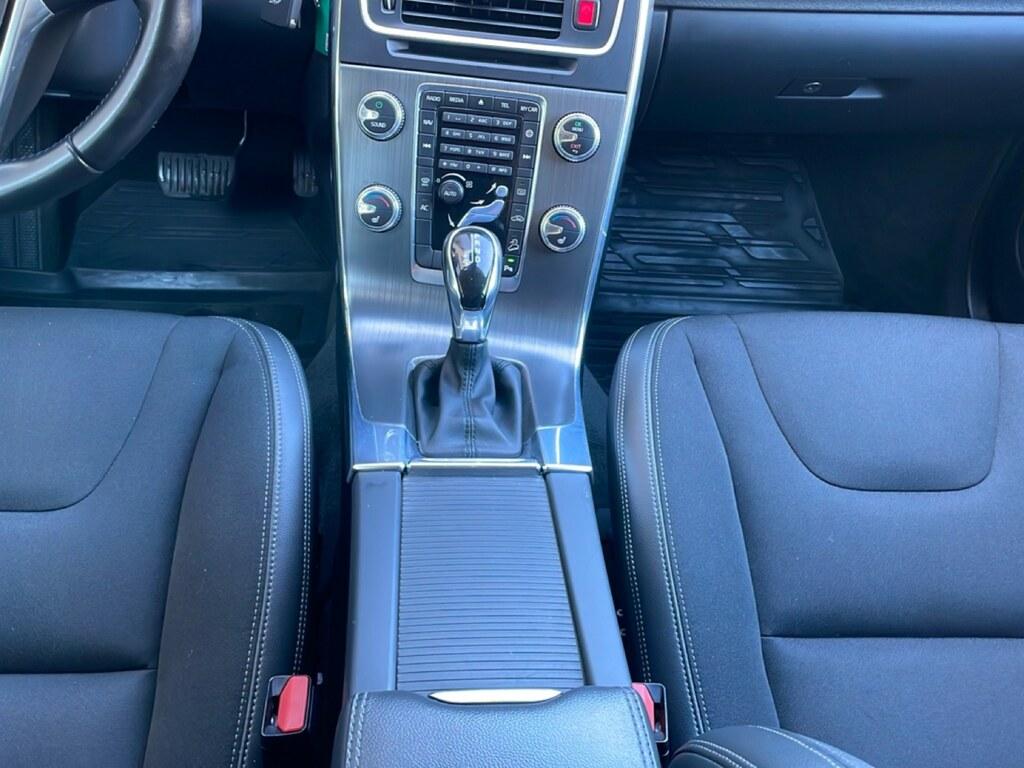 Volvo V60 Cross Country 2.4 D4 Momentum awd geartronic