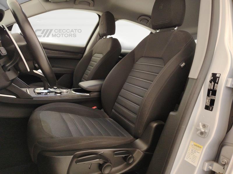 Alfa Romeo Stelvio 2.2 t Business Q4 190cv auto