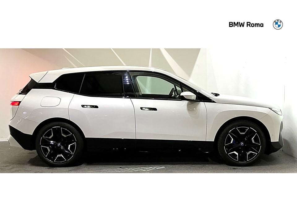 BMW iX xdrive40 pacchetto sportivo