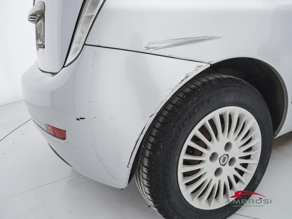 Lancia Ypsilon 1.3 mjt 16v Oro Bianco 90cv