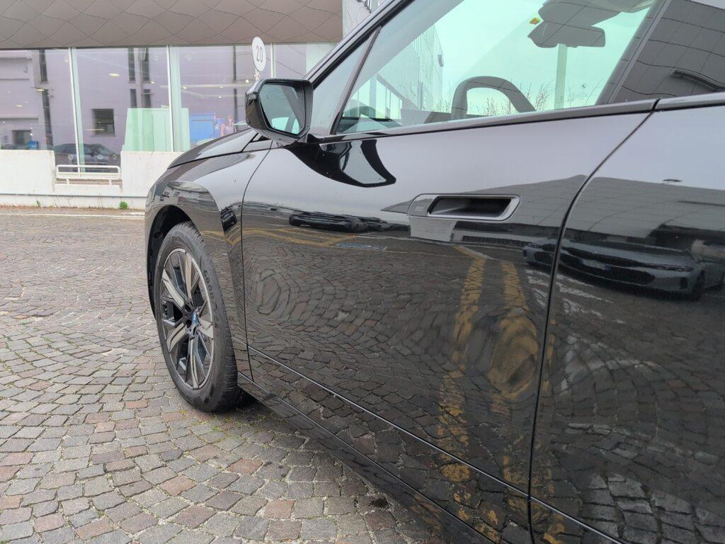 BMW iX xdrive40 pacchetto sportivo
