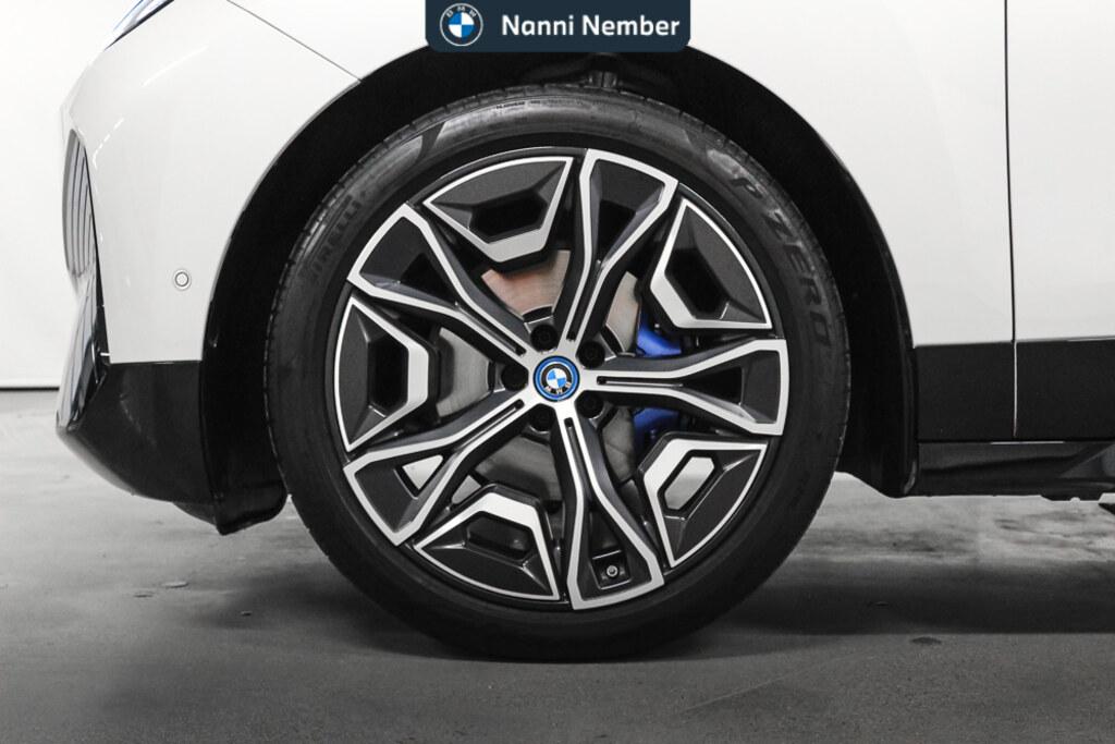 BMW iX xdrive40 pacchetto sportivo