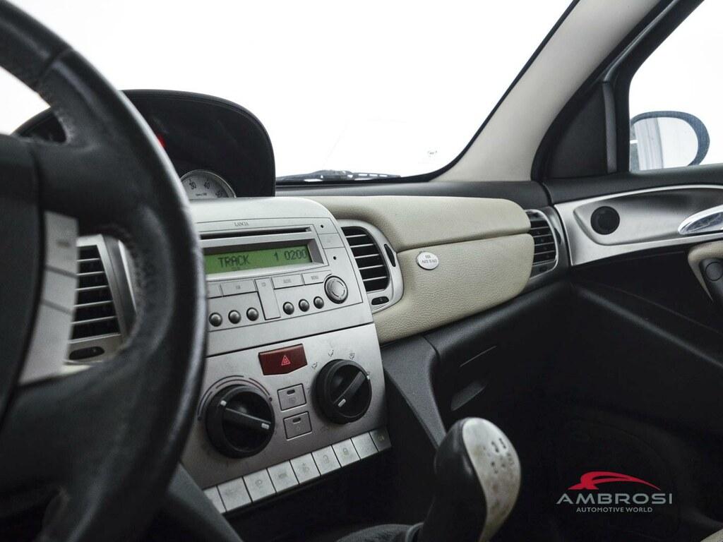 Lancia Ypsilon 1.3 mjt 16v Oro Bianco 90cv