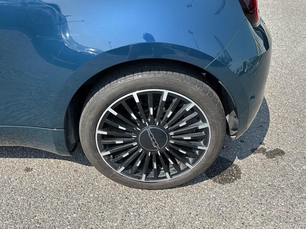 Fiat 500 e La Prima