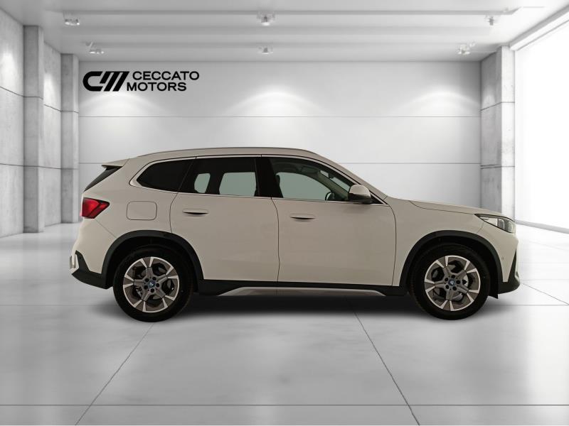 BMW iX1 edrive 20 X-Line