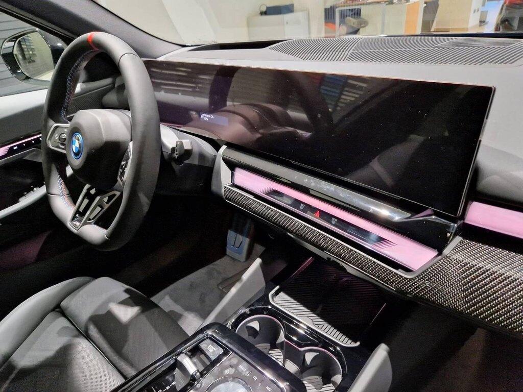 BMW i5 M60 auto