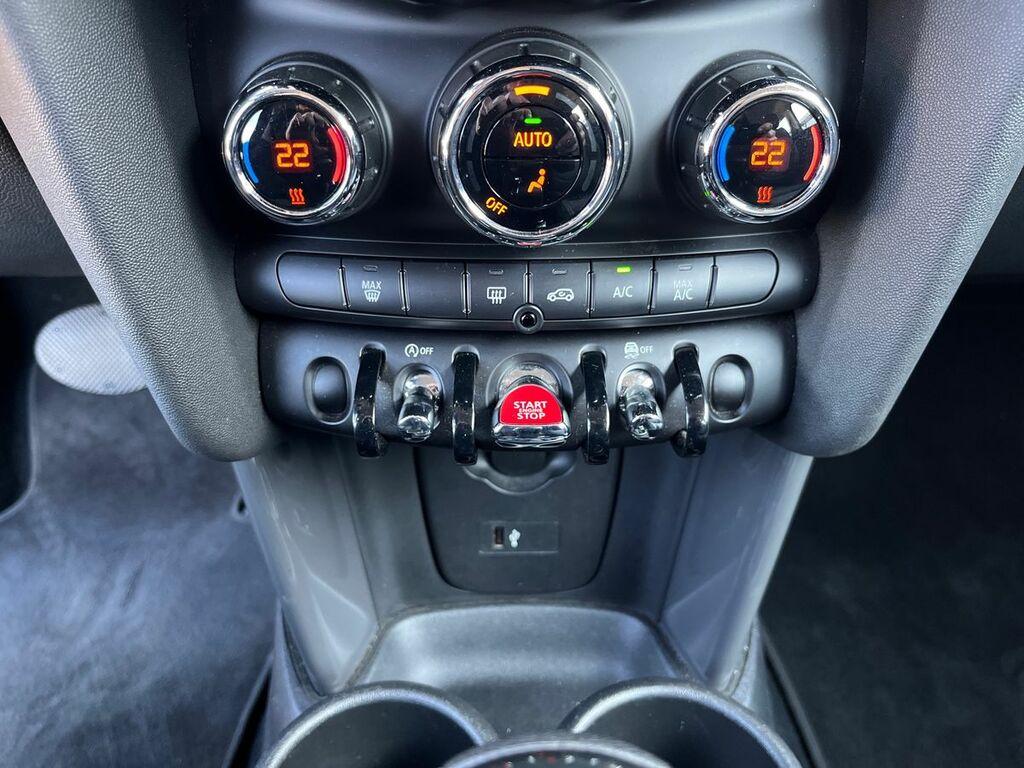 Mini Cooper 1.5 TwinPower Turbo Cooper Business DCT