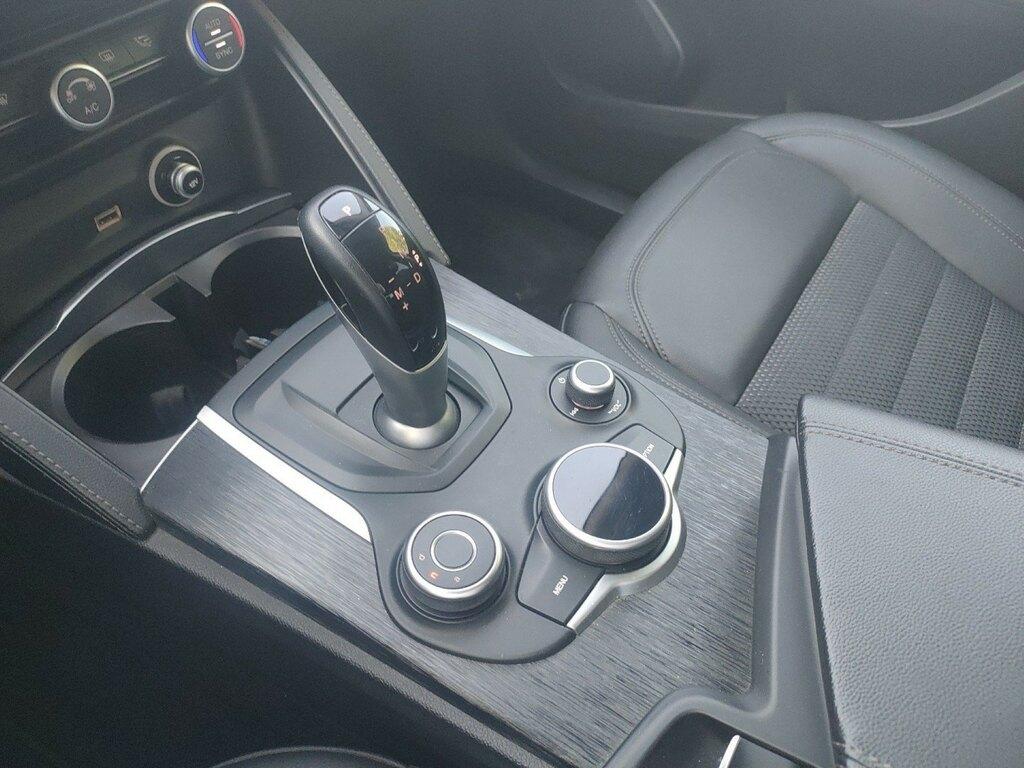Alfa Romeo Stelvio 2.2 t Executive Q4 210cv auto my19