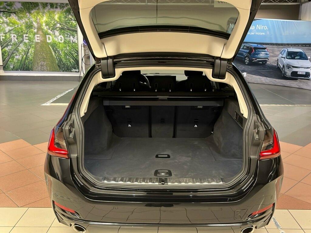 BMW Serie 3 318d Touring mhev 48V auto