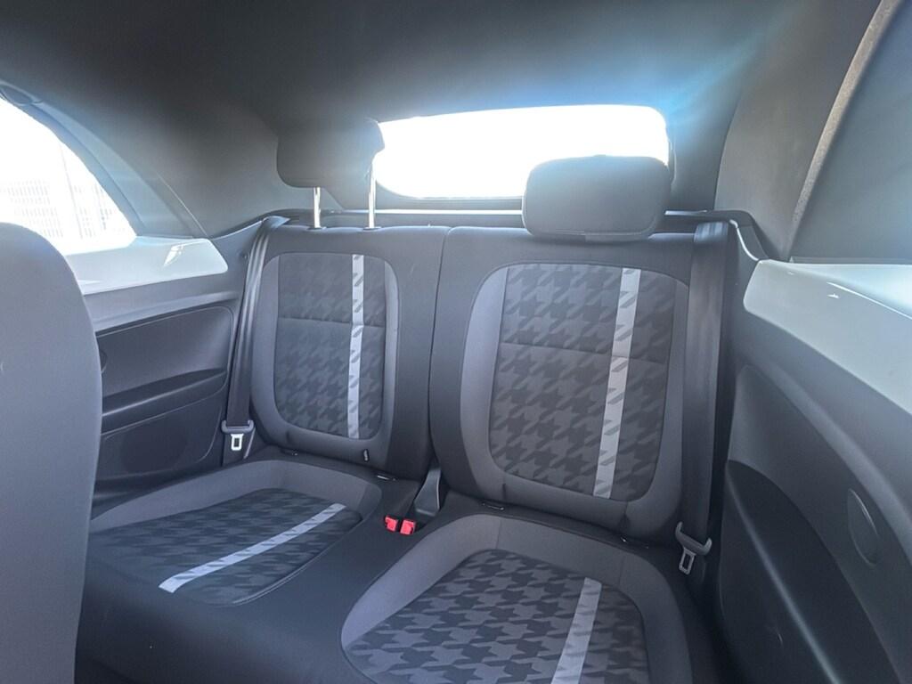 Volkswagen Maggiolino Cabrio 2.0 tdi Design 110cv