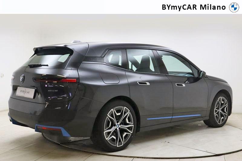 BMW iX xdrive40 pacchetto sportivo
