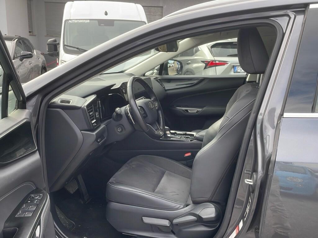 Lexus NX 2.5 hybrid Business 4wd e-cvt