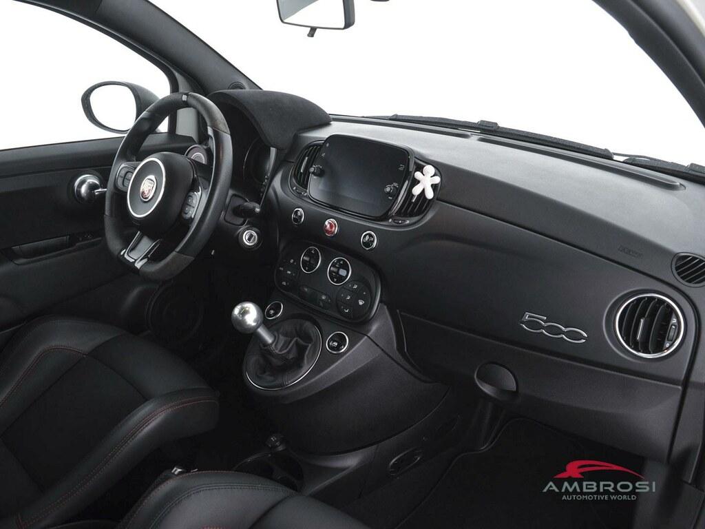 Abarth 695 1.4 t-jet 180cv