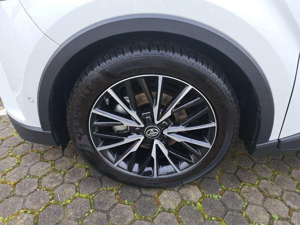 Toyota C-HR 1.8h Lounge 2wd e-cvt my18