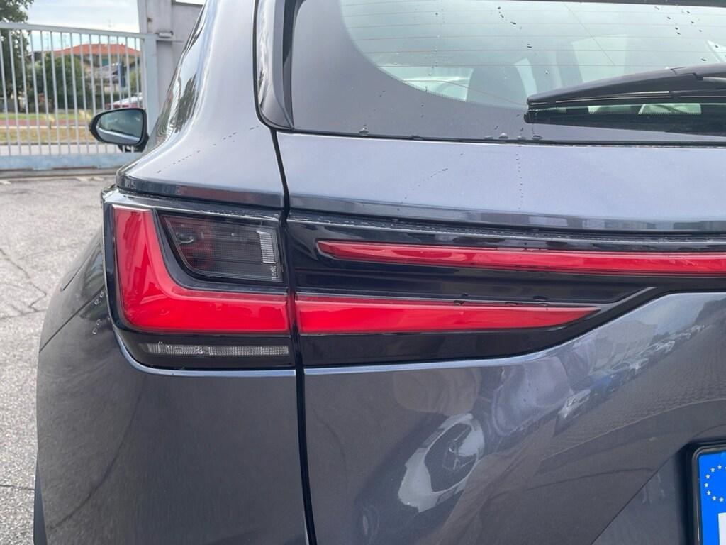 Lexus NX 2.5 hybrid Business 4wd e-cvt