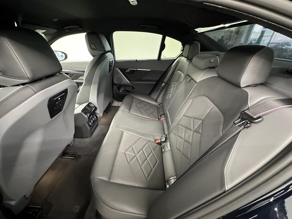 BMW i5 xdrive40